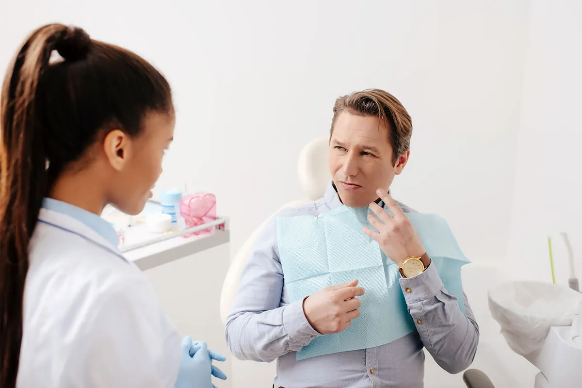 Patient in tooth pain